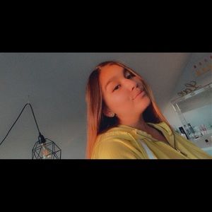 Meet your Posher, Ava